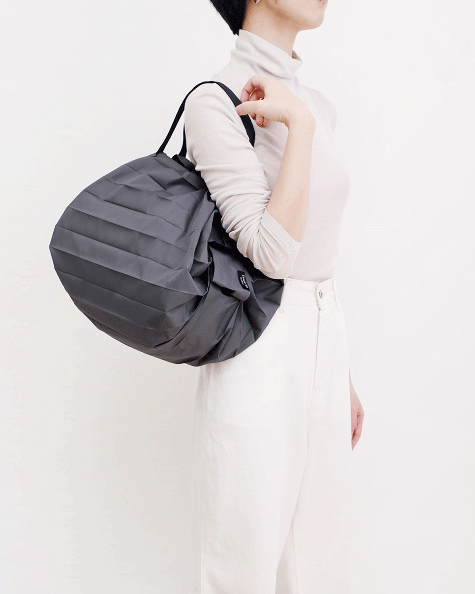 Shupatto One-Pull Faltbare Tasche M – Charcoal (Sumi)