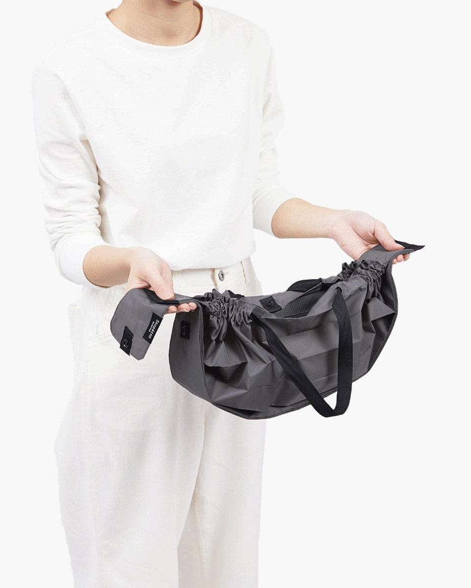 Shupatto One-Pull Faltbare Tasche M – Charcoal (Sumi)